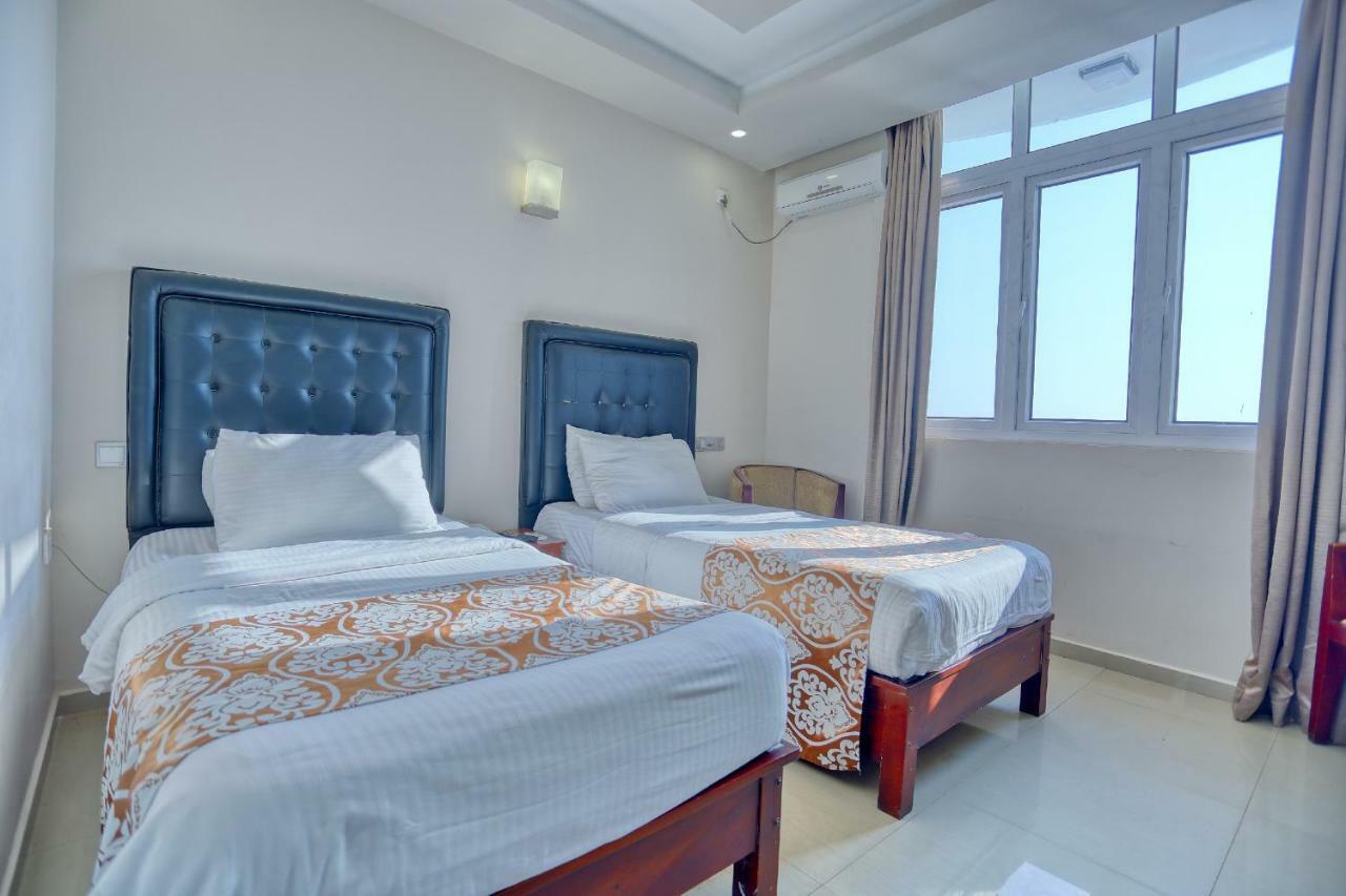 Lazaani Hotel